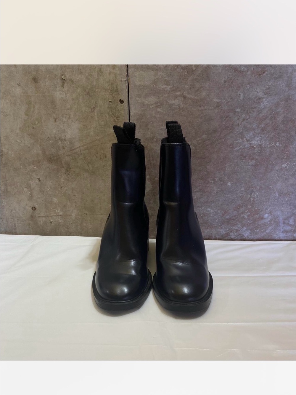 H&M Black Leather Chelsea Block Heel Booties - Picture 2 of 7
